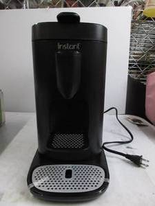 lot 93 image: FDM Instant Pod Coffee and Espresso Maker, 6 cups NEW BUT DAMAGED, HAVE TO APPLY PRESSURE TO CLOSE THE TOP, TURNS ON BUT NOT SURE IF WORKS