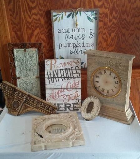 lot 573 image: Rustic Wood Decor And More.