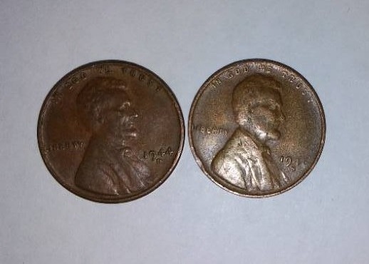 lot 574 image: Lincoln WHEAT One Cent Penny (24). Years Range 1928 -1956 .