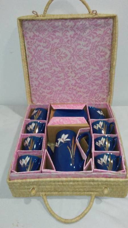 lot 226 image: Oriental teapot Set Cobalt Blue.