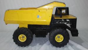 lot 318 image: Vintage Tonka Dump Truck.