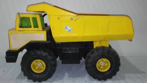 lot 320 image: Vintage Tonka Dump Truck.