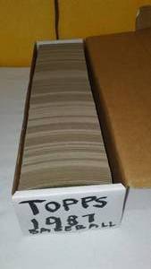 lot 352 image: Topps 1987 Baseball cards.