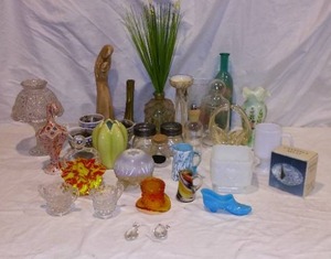 lot 383 image: Assorted Miniatures, Fenton Amberina Hat