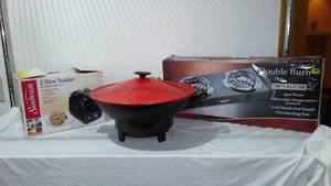 lot 411 image: Electric Small Appliances (3) New-like New.