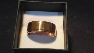 lot 441 image: Mens Gold Colored Ring.