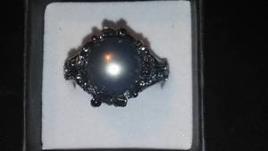 lot 454 image: Silver Pearl with Gem Inlay  Womens Ring,