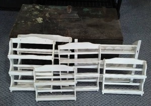 lot 458 image: Vintage Footlocker with Spice Rack Variety.