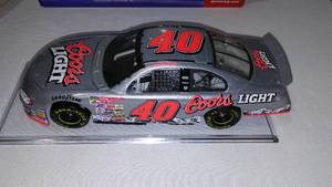 lot 484 image: 2001 STERLING MARLIN # 40 COORS LIGHT DODGE INTREPID 124