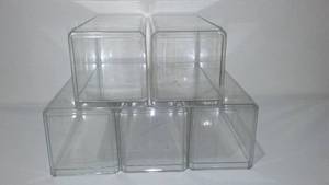 lot 488 image: Clear Model Display Cases (5)