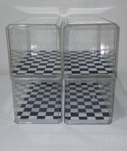 lot 490 image: Clear Model Display Cases (4)