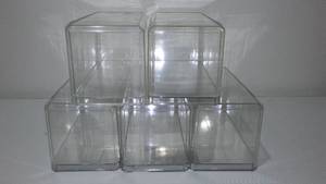 lot 491 image: Clear Model Display Cases (5)