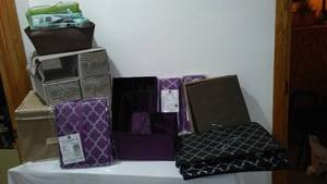 lot 492 image: Collapsible Storage, Organizers and More (20 pcs).
