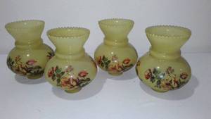 lot 493 image: Vintage Sconce Shades (4)