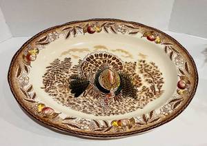 lot 13 image: Vintage 16 Oval Turkey Plate