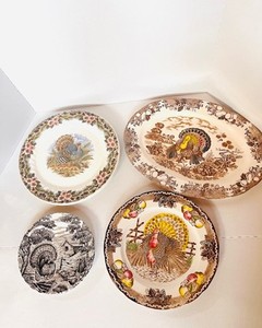 lot 33 image: 6 Various Turkey plates by King Tom and Queens Made In England
