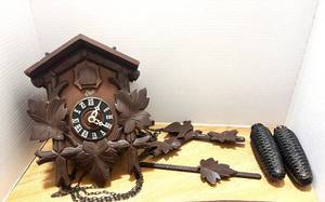 lot 50 image: Lchats 8-day Cuckoo Clock German