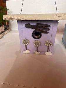 lot 84 image: Handmade Bird House
