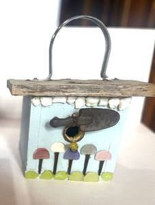 lot 85 image: Handmade Bird House