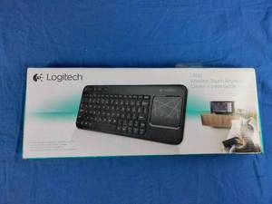 Logitech K400 Plus Wireless Touch Keyboard
