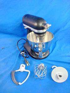 KitchenAid� Artisan� Mini 3.5-Quart Tilt-Head Matte Black Stand Mixer