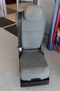 lot 20 image: 2021 Ford F-250 Center Console Seat