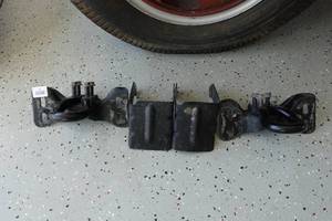 lot 32 image: 2021 Ford F-250 Tow Hooks