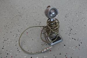 lot 18 image: Vintage 3M Dynamic Desktop Microphone