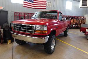 lot 1 image: 1993 Ford F-350 XL Long Box 4x4 Pickup Truck - 17094 Miles - 460 ci V8