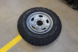 lot 4 image: 2021 Ford F-250 Spare Tire with Steel Wheel - LT24575R17