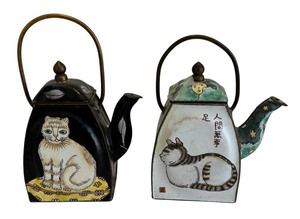 lot 72 image: Two Empress Arts Petite Cat Motif Pots