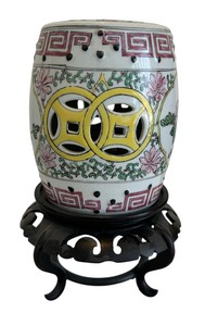 lot 107 image: Lovely Petite Garden Stool with Stand