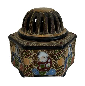 lot 114 image: Japanese Moriage Gilded Incense Burner