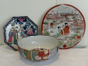 lot 146 image: Japanese Plates and Bowl