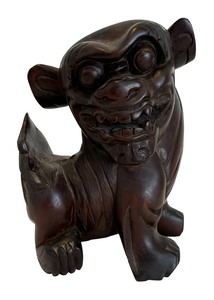 lot 154 image: Vintage Carved Foo Dog Guardian Lion Figurine