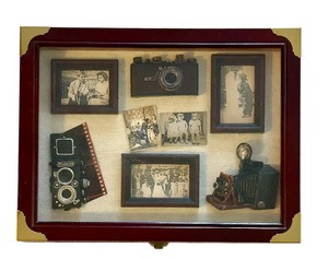 lot 59 image: Vintage Look Shadow Box Dresser Box