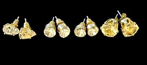 lot 43 image: Pretty Stud Pierced Earrings