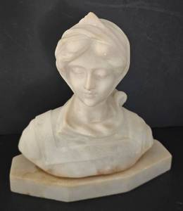 lot 30 image: Delicate Soapstone Female Bust