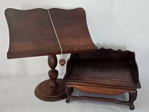 lot 34 image: Lovely Wooden Book & Display Stands