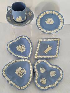 lot 139 image: Vintage Wedgwood Selection