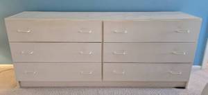 lot 182 image: Large White Techline Bureau