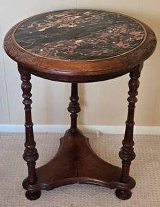 lot 12 image: Vintage Marble-Topped Occasional Table