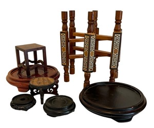 lot 231 image: Variety of Decorative Stands