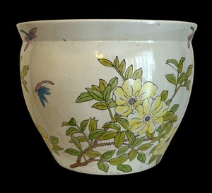 lot 253 image: Pretty Floral Planter