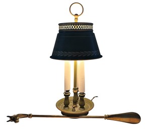 lot 229 image: Vintage Brass Horse Head Shoe Horn  Table Lamp with Green Metal Shade