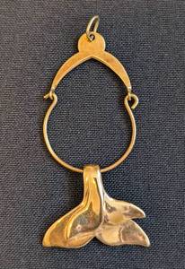 lot 31A image: 14k Yellow Gold Dolphin Pendant