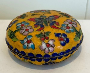 lot 297 image: Vibrant Cloisonn Trinket Box