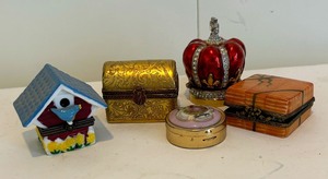 lot 298 image: Five Trinket Boxes by Limoges of France and More