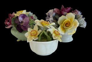 lot 306 image: Pretty Porcelain Florals by Coalport, Adderley and Aristocrat