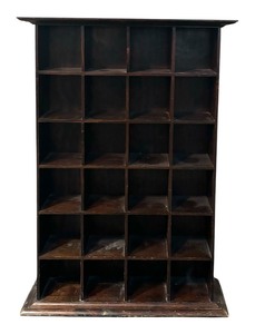 lot 328 image: Charming VIntage Shelf